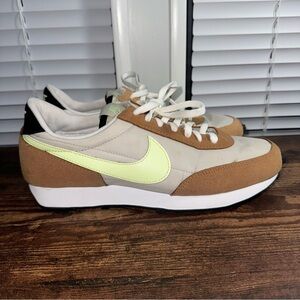 Nike Daybreak Pale Ivory Light Womens Size 8.5 Running Shoes Sneakers CK2351-006